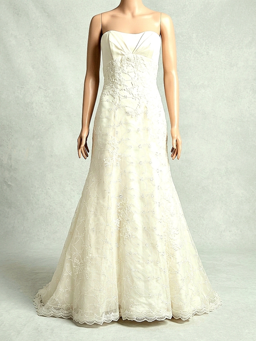Vintage 2Be Bride Strapless Ivory Lace Wedding Gown - 8